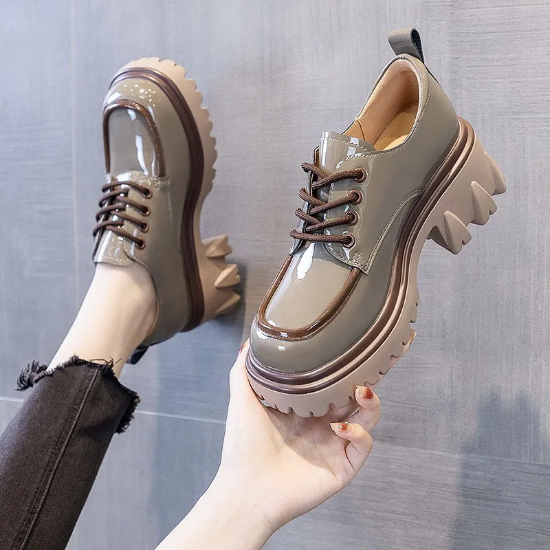 Women Patent Leather Platform Shoes Two Tone Lace Up Chunky Loafers Vintage Preppy Style Non Slip Casual Daily Walking Footwear