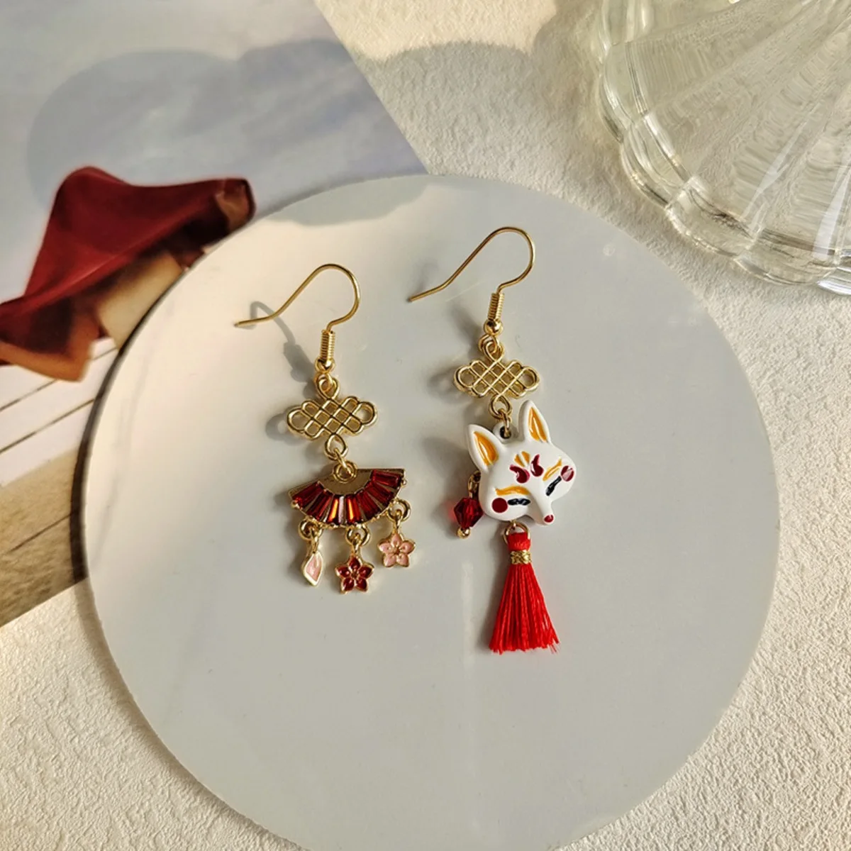 Trendy Fox Mask Earrings for Women Lovely Animal Fan Shaped Jewelry Japanese Style Nine-tailed Fox Pendant Tassel New Year Gifts