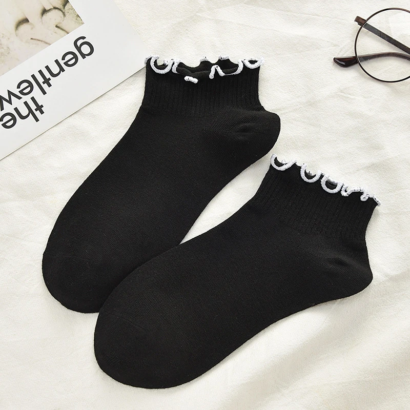 New Women Cotton Cusual White Black Socks Girls Cute Crimped Ankle Sokken Stripes Dots Heart 34-40