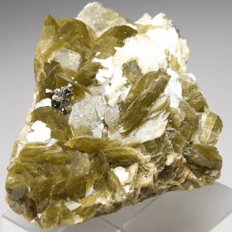 1pc Natural Golden Siderite Crystal Cluster, Bladed Siderite Mineral Specimen, Handcrafted Home Decor & Festive Ornament