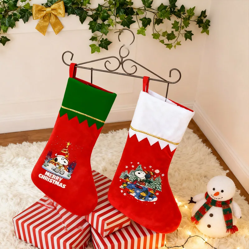 

Snoopys Christmas Stockings Sack Gift Bags Candy Bag Xmas Decoration Home Sock Navidad Tree Decoration New Years/Christmas Gift