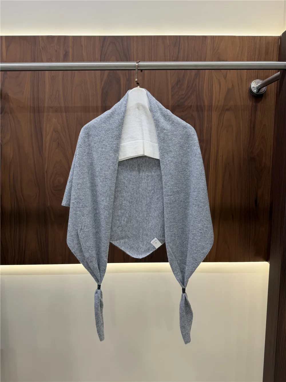 2026 New Collection Women's Large Triangular Cashmere Scarf Minimalist Warm Shawl