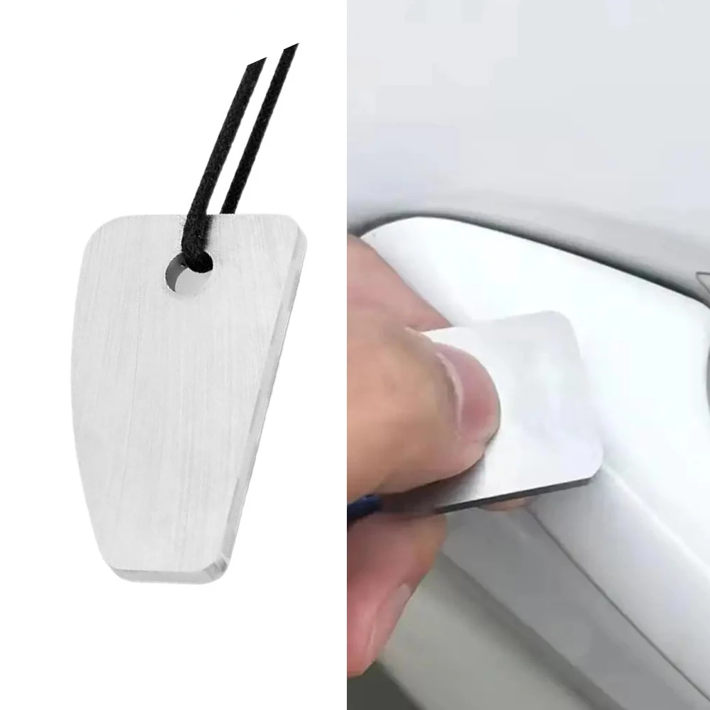 Spray Paint Stain and Scratch Remover Tool with Professional Grade Carbide Blade for Auto Repair and Refinishing Applications