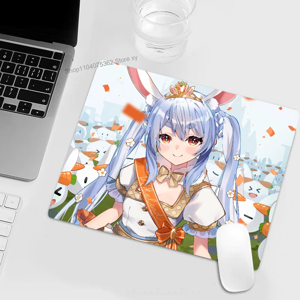 Game Anime Hololive Vtube Usada Pekora Mousepad Small LockEdge Mouse Pad For Gamers Computer Desk Pad Rectangular Anti-slip