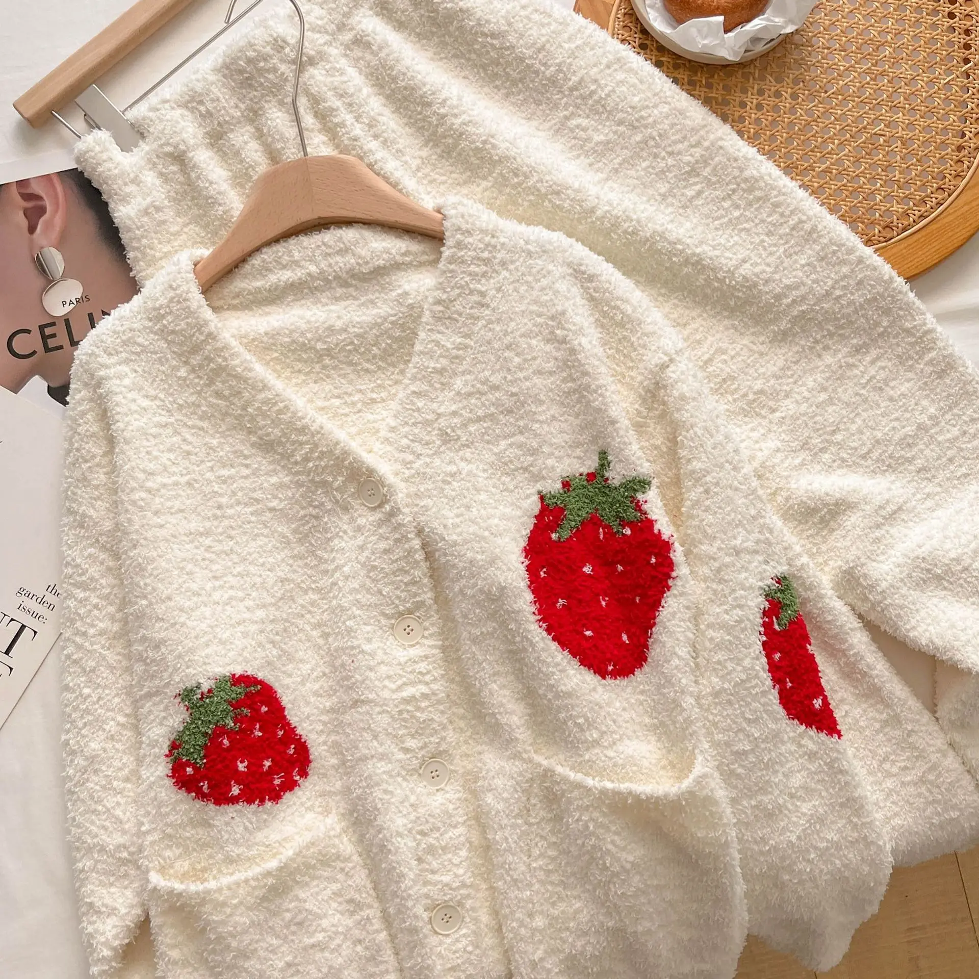 Coral Fleece Sleepwear Women V-Neck Button Cardigan Womens 2 Piece Outfit Set Sweet Printing Strawberries Pajamas Set