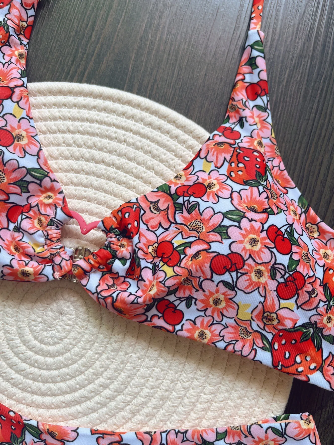 2025 Hot Style Love Strawberry Print bikinipak met bandjes Europese en Amerikaanse mode