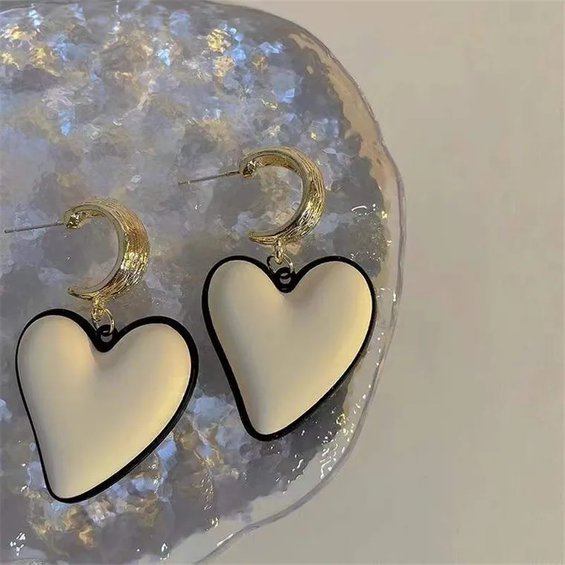 2022 New Exaggerated Love Gold Dangle Earrings For Women Girl Female Temperament Metal Big Heart Korean White Green Drop Earring