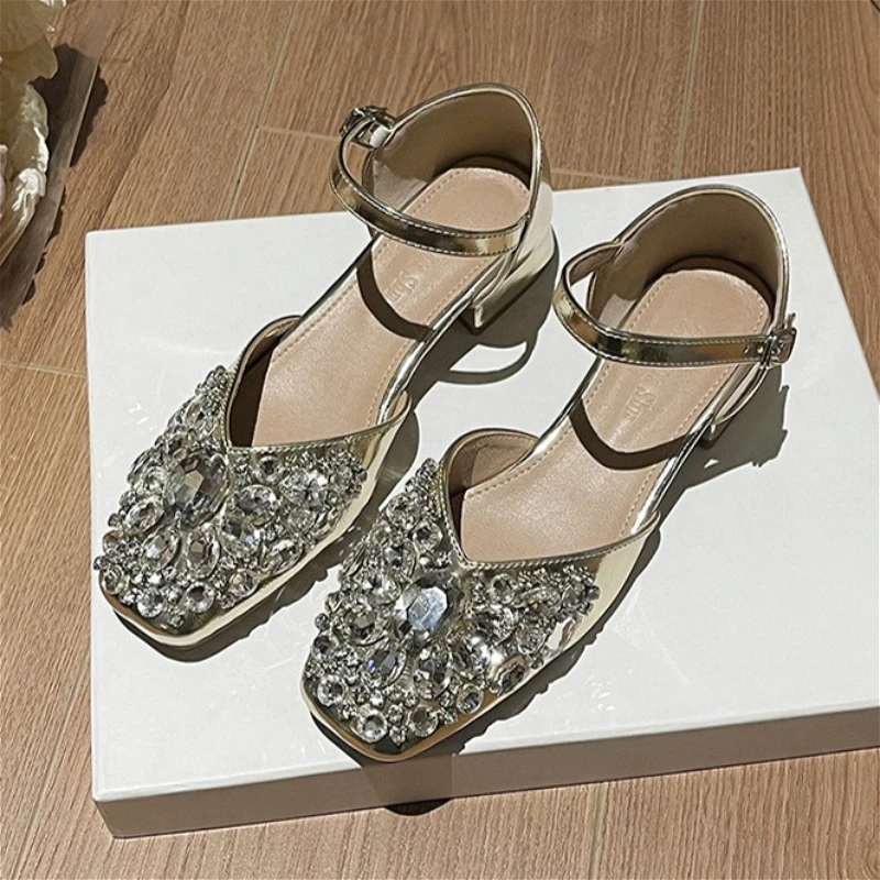 

Luxury Rhinestones Low Heel Sandals Women Square Toe Hollow Ankle Buckle Fashion Dress Shoes Female Diamond Mary Jane Shoes