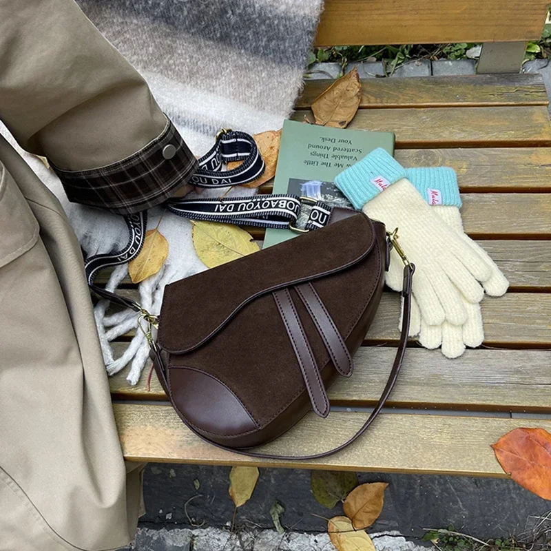 حقيبة كروس كلاسيكية بتصميم باريس للنساء، محفظة جلدية فاخرة وبسيطة، شعار أنيق بحروف، سعة كبيرة، حقيبة عصرية