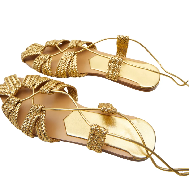 Sandálias flats de maré de verão com alça de tornozelo para mulheres, sandália romana tecida, sapatos de férias, design de nicho, 2024