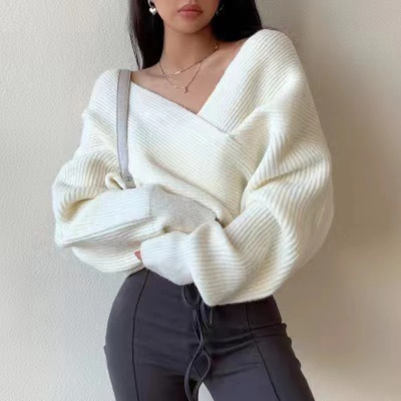 

French Lazy Retro Cross V-neck Sweater 2025 Autumn and Winter Temperament Short Irregular Women's Knitted Top