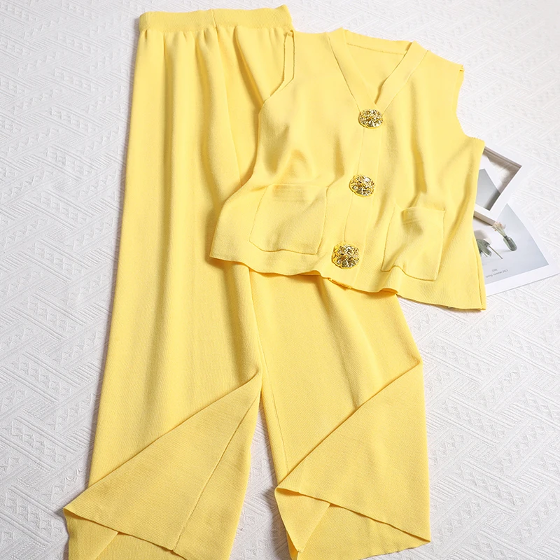 

Fashion Contrast Color Gold Button V-Neck Pocket Knit Vest Sleeveless Tops High Waist Solid Color Wide Leg Pants Two-Piece Set