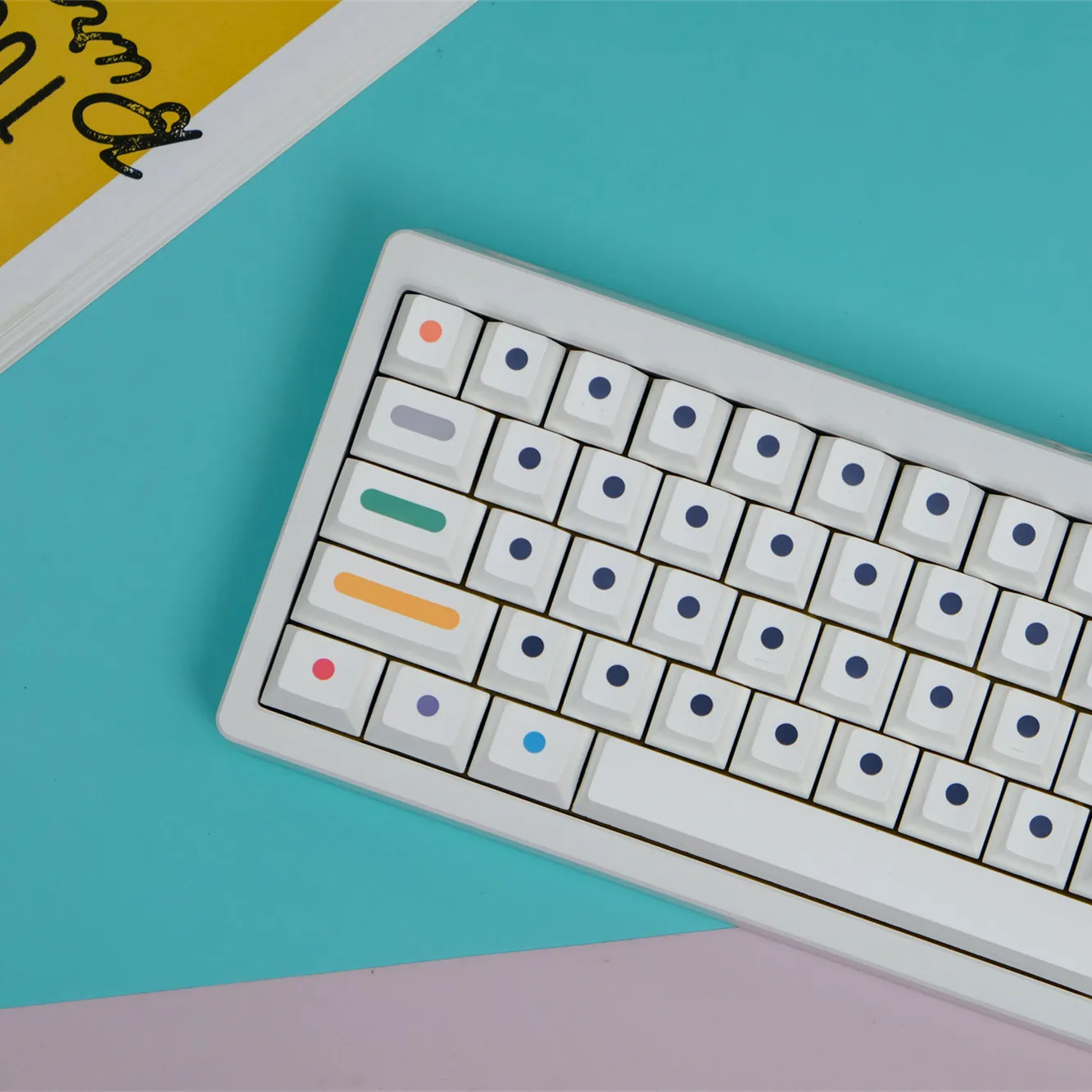

Polka dot keycaps, factory height, sublimation, mechanical keyboard, customization, Mega Lion wooting