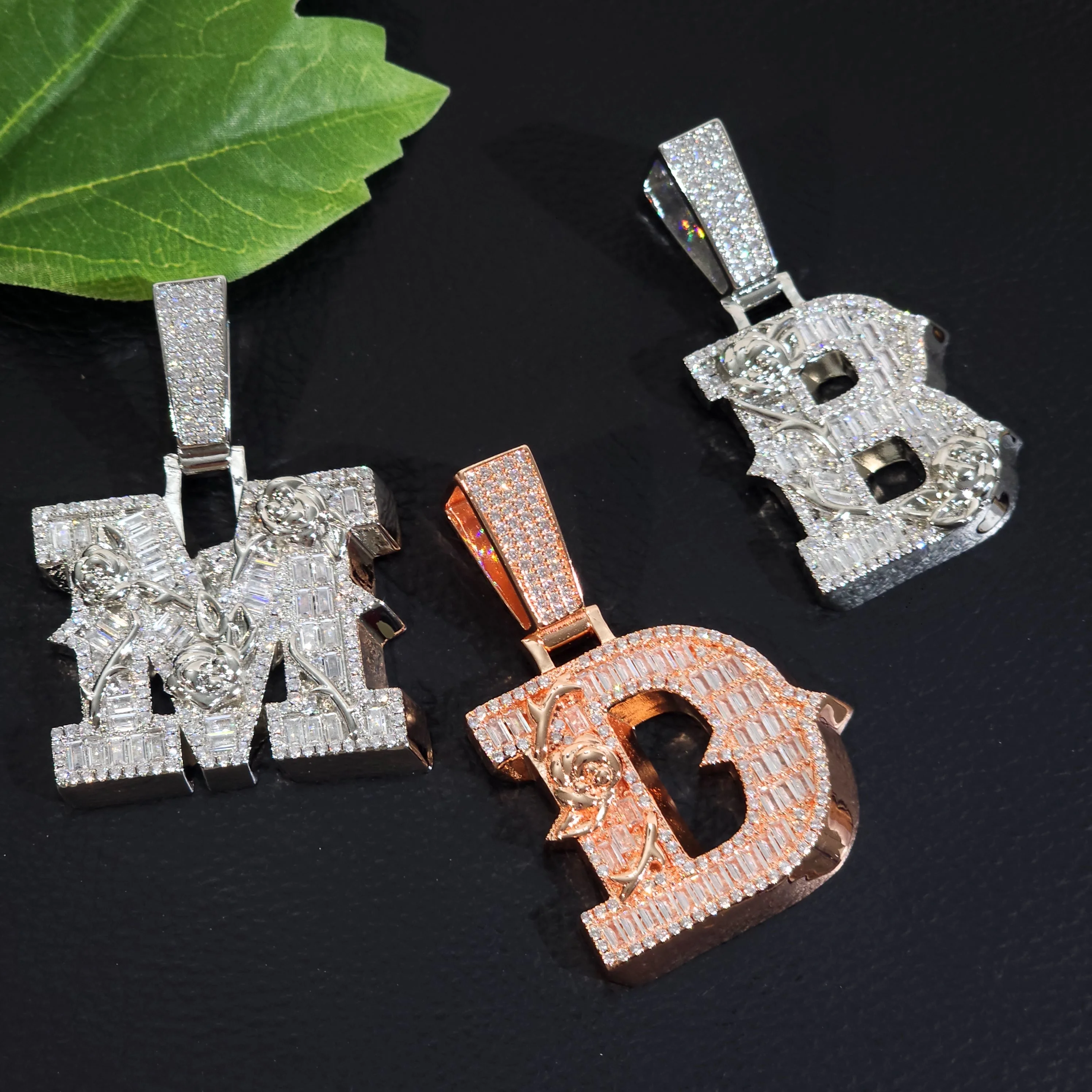 

Custom Iced Out Cubic Zirconia Rose Thorn Letters Pendant CZ Diamonds Name Necklace Men Women Hip Hop Fashion Jewelry Party Gift