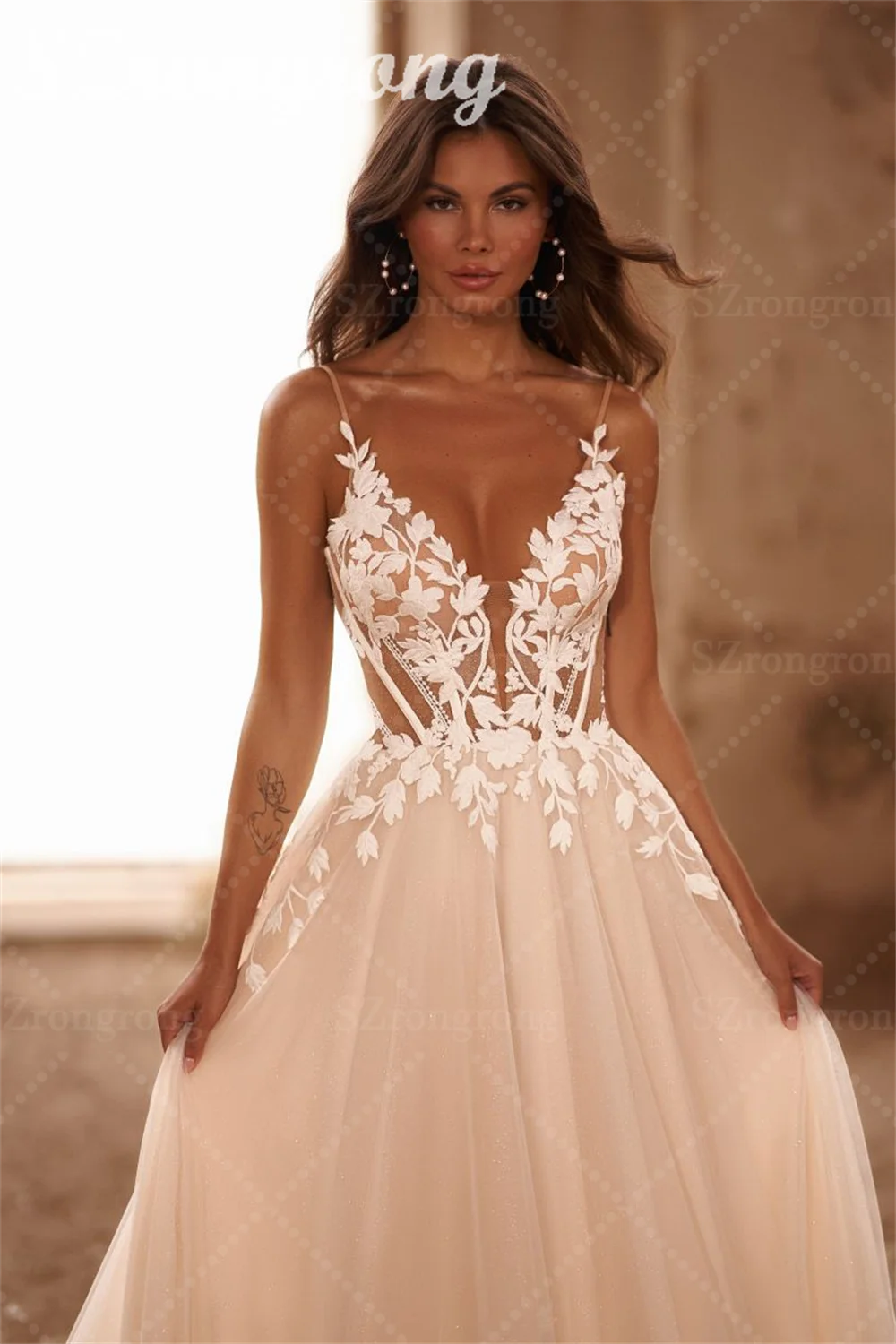 

Graceful Spaghetti Straps Lace A-line Tulle Wedding Dress Appliques Backless Long Boho Bridal Dress with Train Custom Made