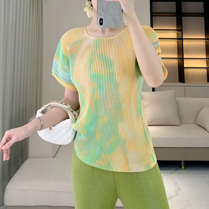 Miyake Hundred T-shirt tie-dye pieghettata 2025 Estate New Fashion Casual Design Girocollo da donna Manica corta Allentato Top Abbigliamento