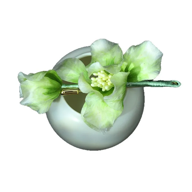 Handmade Real Silk Velvet Flower Brooch Vintage Cheongsam Green Flower-De-Luce Accessories
