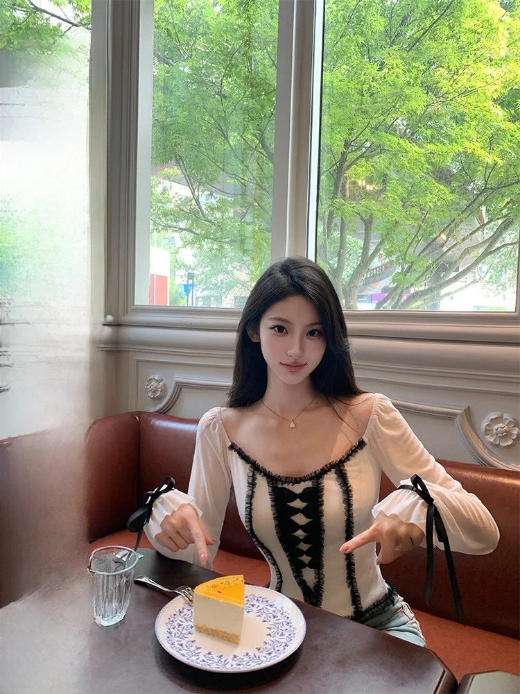 

oulder Bared Long Sve T-irt Women's 2025 Autumn Design Splice Sexy Pure Desire Slim Fit Korean Sle Commute Wind