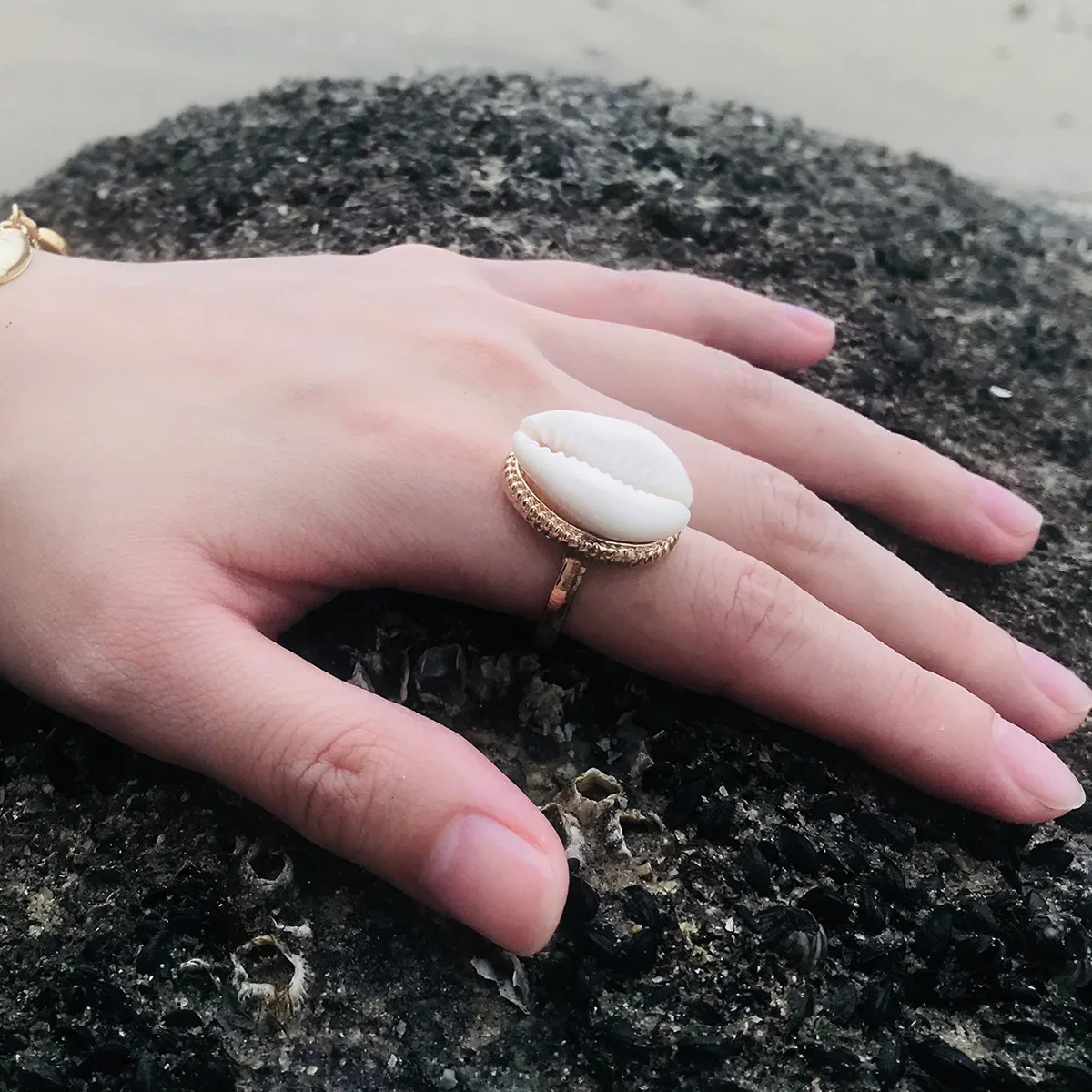 Popular Fashion Shell Ring for Women Halloween Gift Classic Simple Summer Beach Shell Ring Girls Best Friend Jewelry Gifts