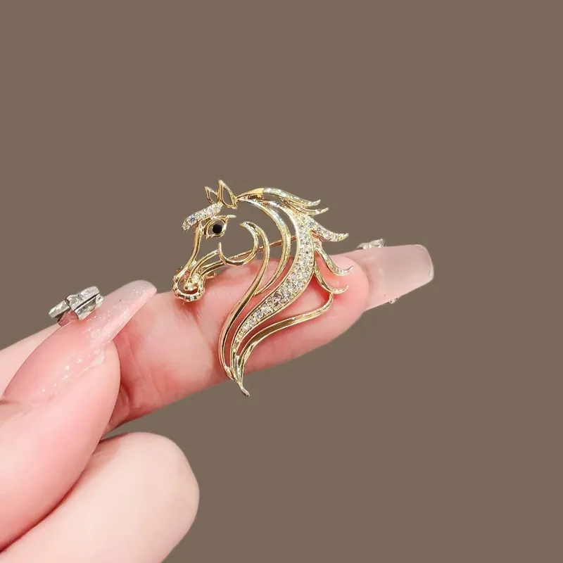 New Year Quality Hollow Cartoon Horse Brooch Elegant Pin Stylish Fashion Chinese Zodiac Accessory Gift Worthy Jewelry Decoration