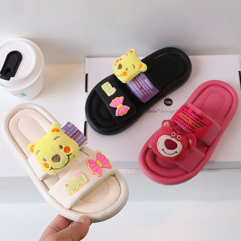 Disney Girls Fashion Cute Lotso Cartoon pantofole 2024 Summer New Boys and Girls pantofole antiscivolo Outdoor Wear Cool pantofole