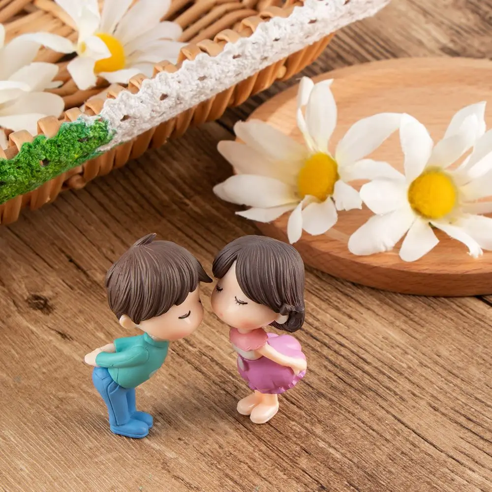 Decoration Home Decor Miniature Figurine Character Doll Couple Lover Micro Landscape Sweet Lovers Decoration Kiss Couples