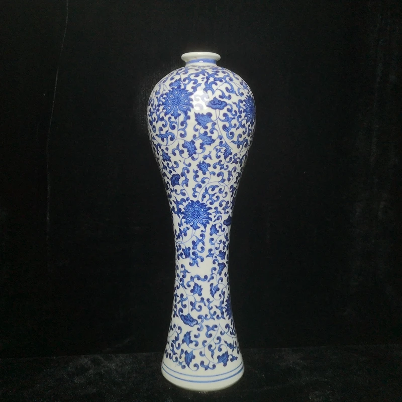YIZHU CULTUER ART Size 32.5 × 11 cm Collection China Old blue-and-white Porcelain Flower Vase Bottle