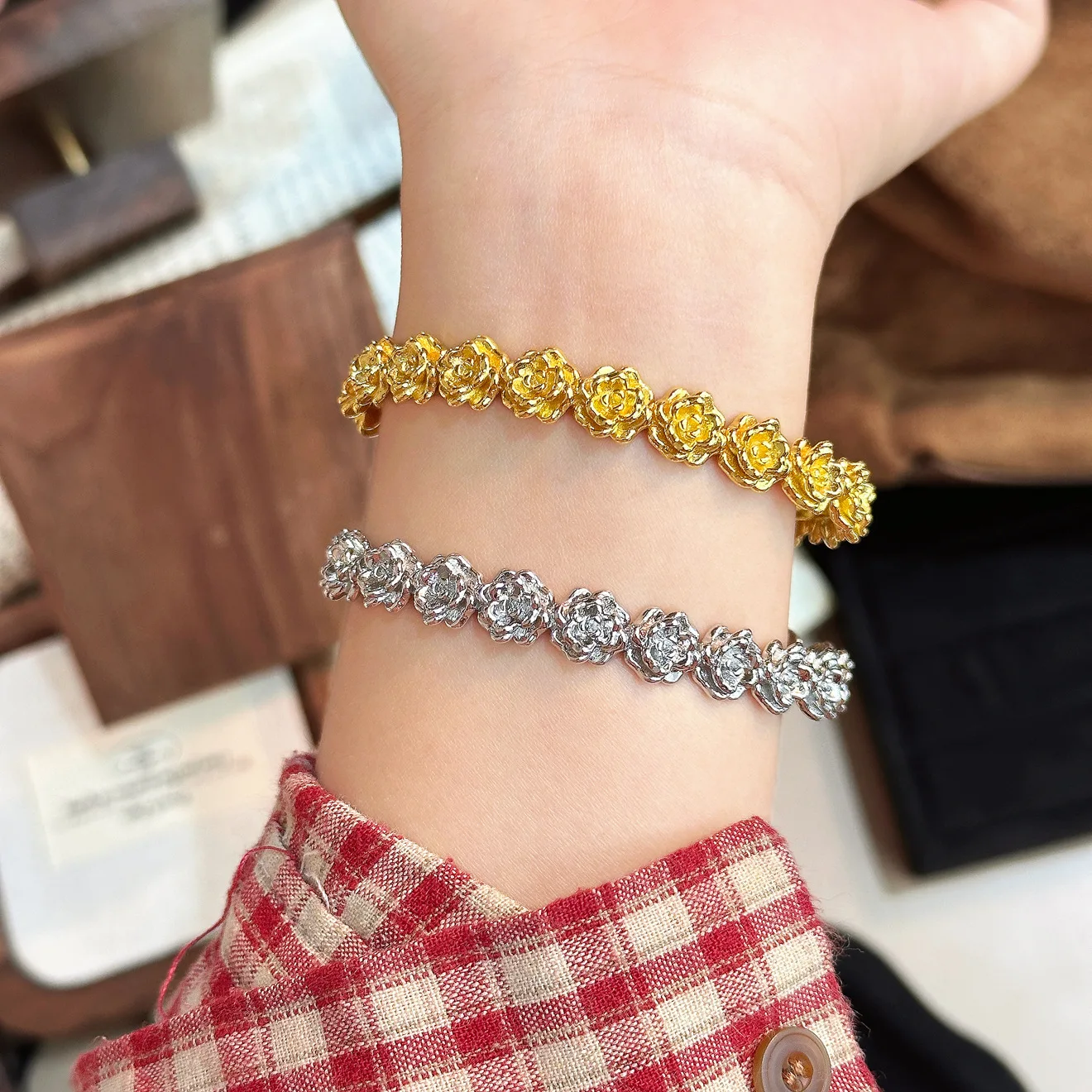 

Women's Luxury Solid Gold Rose Bracelet - Handmade Court Retro Style, Exquisite Unique Design Versatile Dainty Jewelry