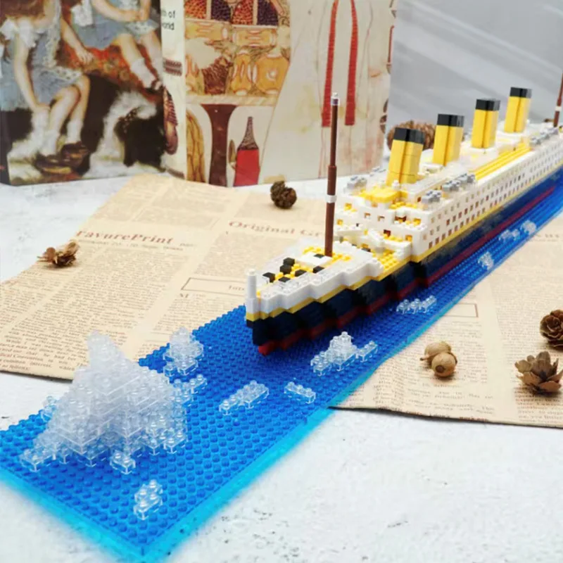 1860pcs RMS Titanic Model Large Cruise Ship/Boat 3D Micro Building Blocks Bricks Collection DIY Toys for Children Christmas Gift