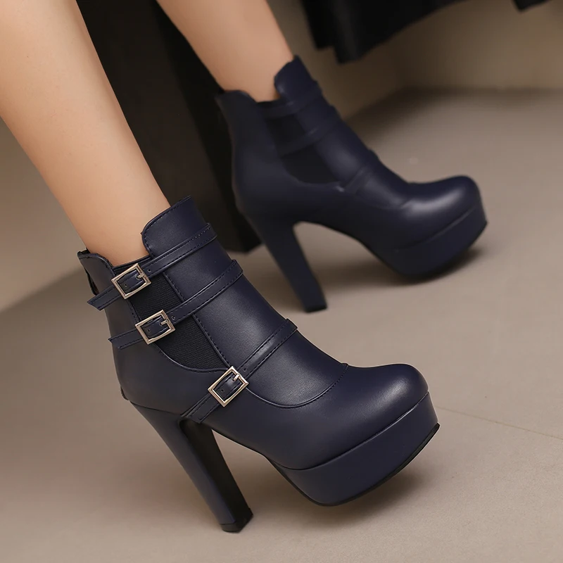 Plus Size Three Row Needle Buckle Rear Zipper and Ankle Boots Platform Ultra High Thick Heel New Fashion Short Boots