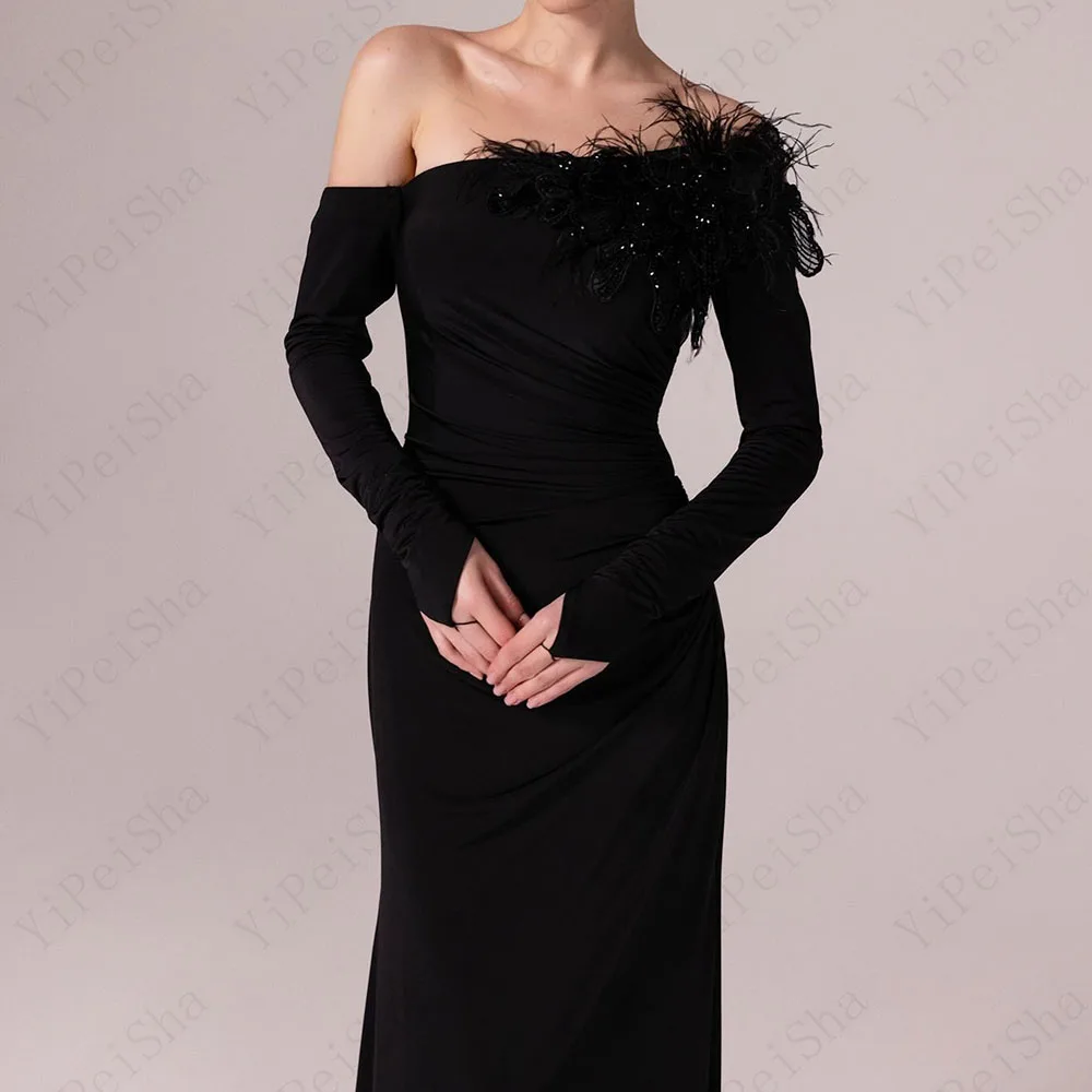 Maßgeschneiderte A-Linie-Abschlussballkleider, bodenlang, schulterfrei, volle Ärmel, Abendkleid, schlichtes, modisches Partykleid mit Pailletten und Quasten