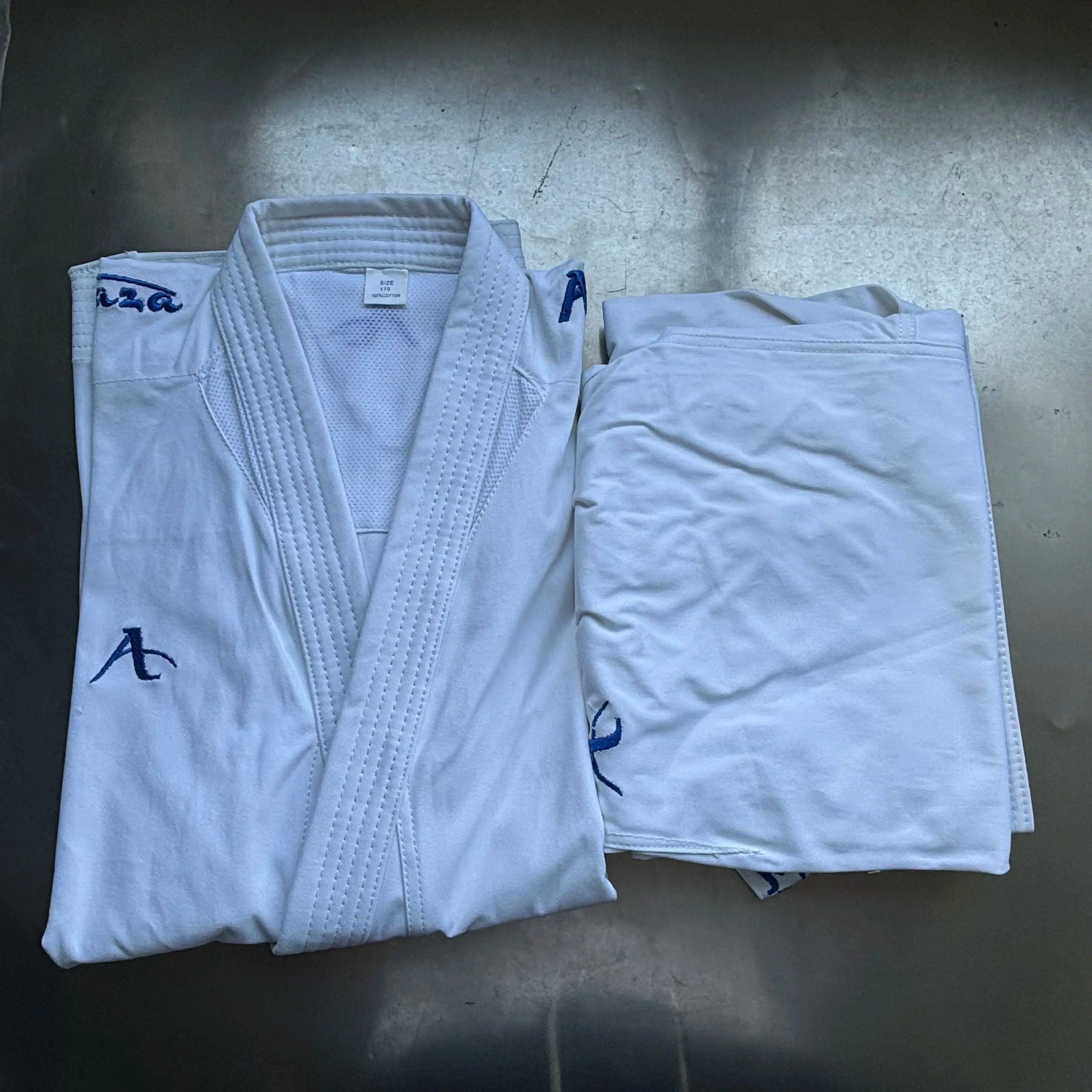 Nuevo llega 12oz algodón de alta calidad Dobok lienzo grueso niño adulto uniforme de Karate traje WKF ropa de entrenamiento Kimono