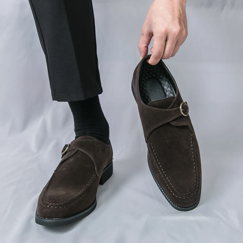 

Fashionable Men's Comfortable One Foot Hairstylist Casual Leather Shoes Spring New Men's Pointed Frosted Buckle Leather Shoes