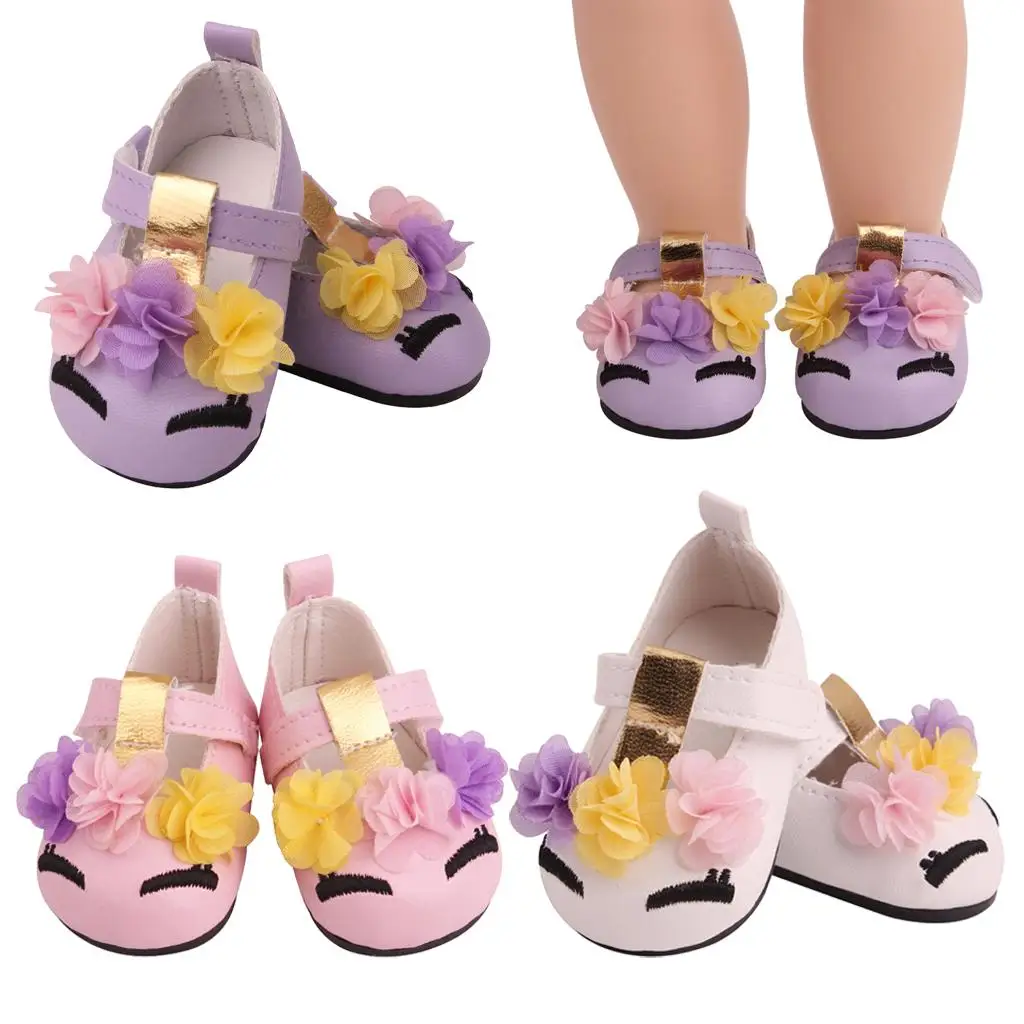 

1 пара модных туфель из искусственной кожи, цветок и липкий ремешок на щиколотке для 18-дюймового куклы, праздничного костюма, игрушки для ролевых игр для кукол