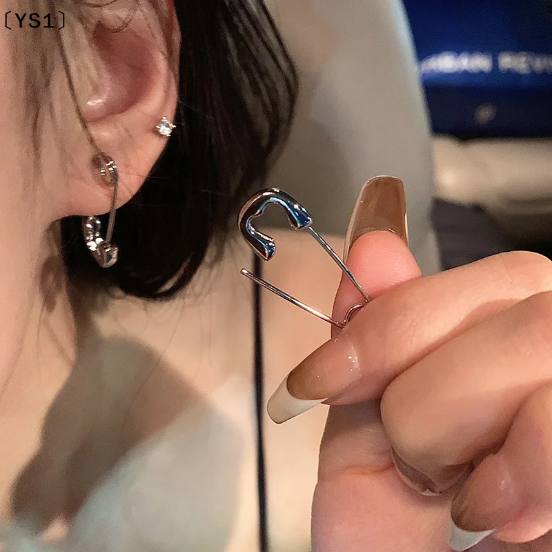 〔YS1〕1Pair Simple Pin Stud Earrings For Women Girls Punk Hip Hop Creative Paper Clip Personality Trend Jewelry Gift