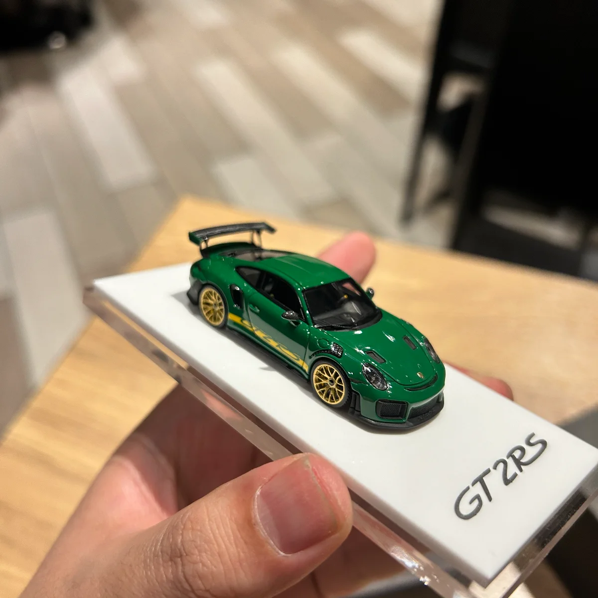 Diecast in scala 1:64 SUHE Gt3rs Porsche Fuelme modello di auto in resina giocattolo da collezione regalo souvenir display ornamento