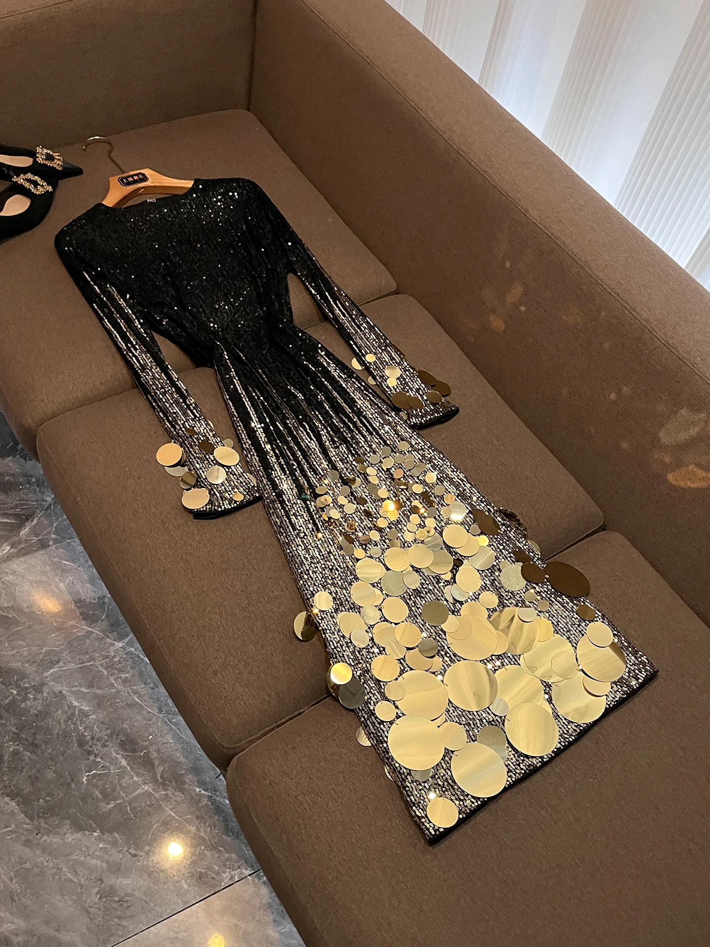 

Блестящее вечернее платье с пайетками, женское, без рукавов, облегающее, с вышивкой, с длинными рукавами, средней длины, с завышенной талией P263