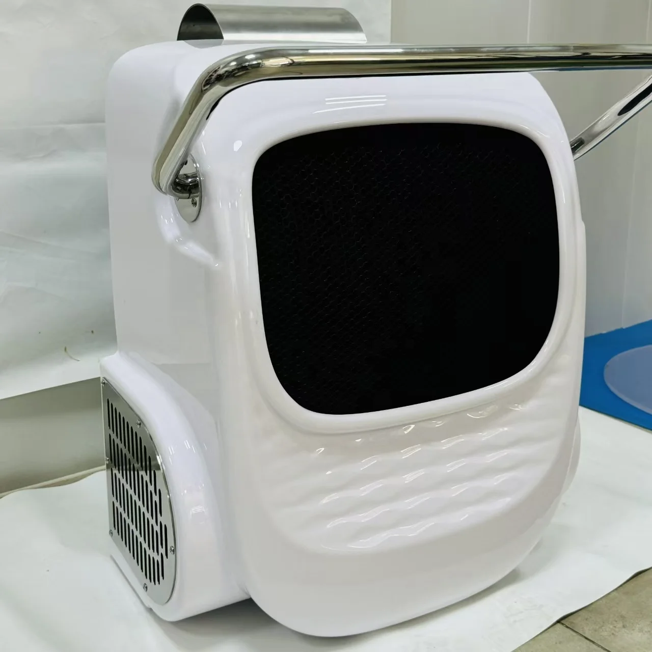 Modern Four-screw Quick-installation System 220V 1.65kw Home Wall-Mounted Swimming Machine