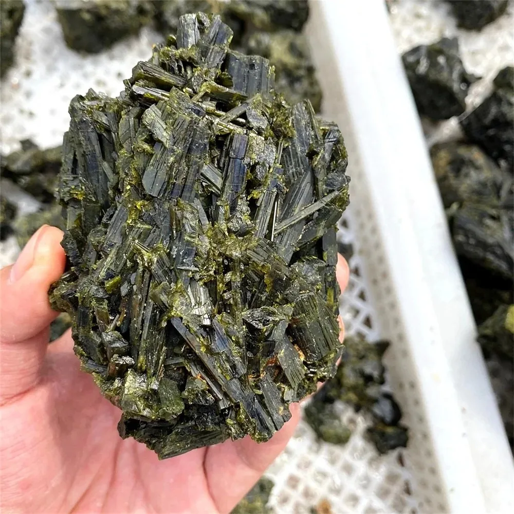 Natural Raw Green Tourmaline Crystal Gemstone Mineral Specimen Healing Stone Reiki Chakra Decorative Rock Home Decor