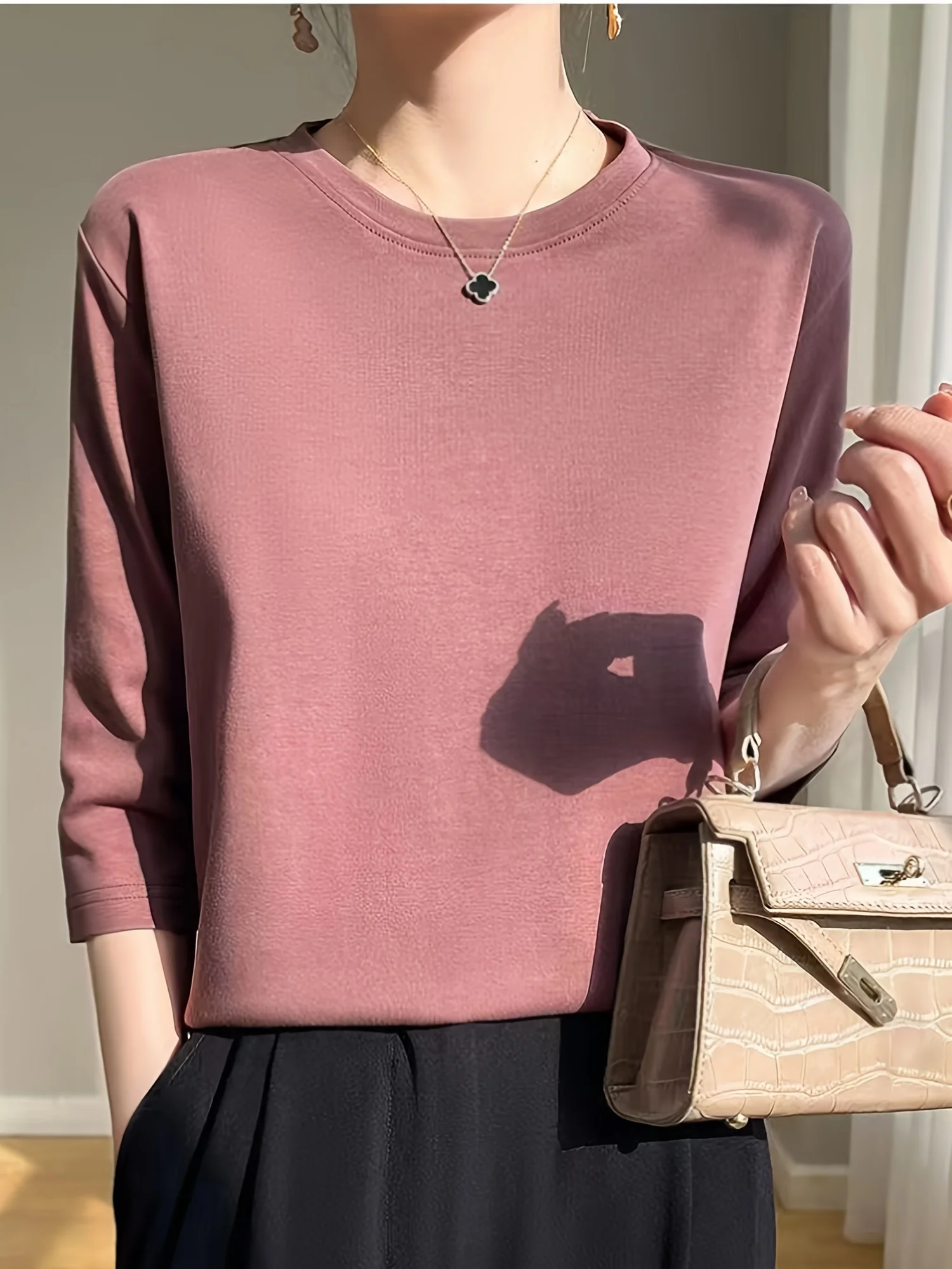 

Женская однотонная футболка с круглым вырезом и рукавами, летний вязаный топ, легкий, дышащий и удобный в ношении.