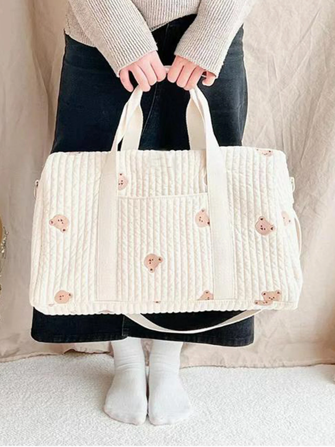 Fashionable Embroidered Large Capacity Bear Patterned Diaper Tote Bag,Lightweight Foldable Mommy Handbag Travel Shouder Bag