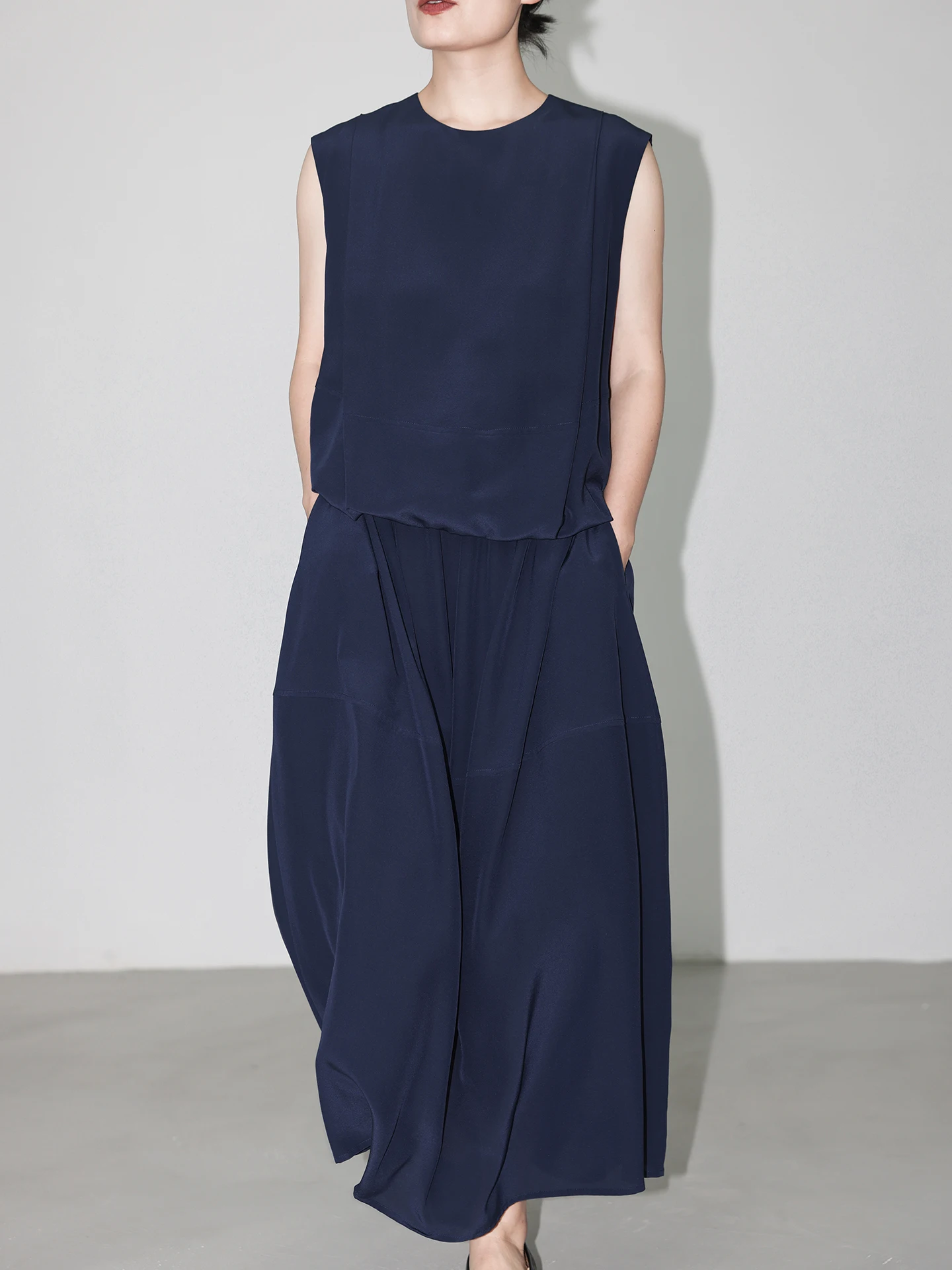 

Женский топ-жилет JUZININE из шелковой двойной марли, оригинальный дизайн, плиссированный, свободный крой, круглая горловина