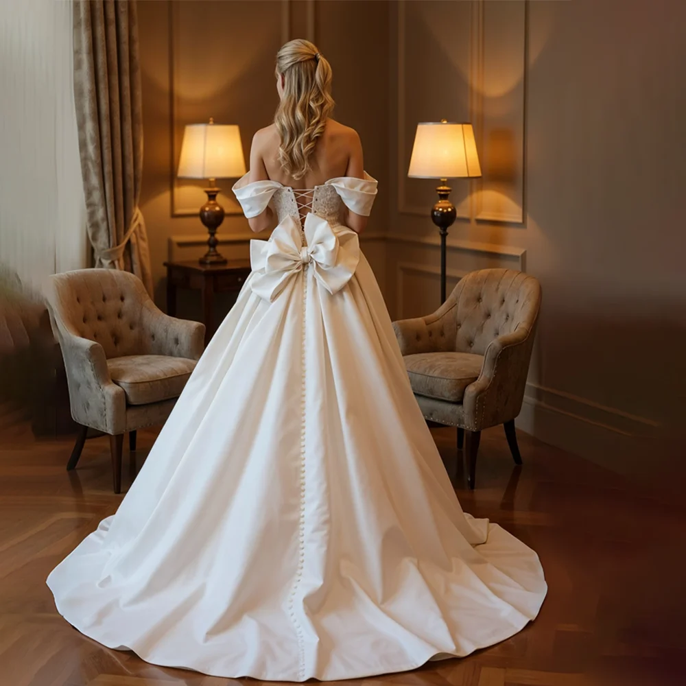 

A Line Strapless Wedding Dresses Satin Bridal Gowns With Lace Appliques Back Corset Customized Evening Dress For Wedding