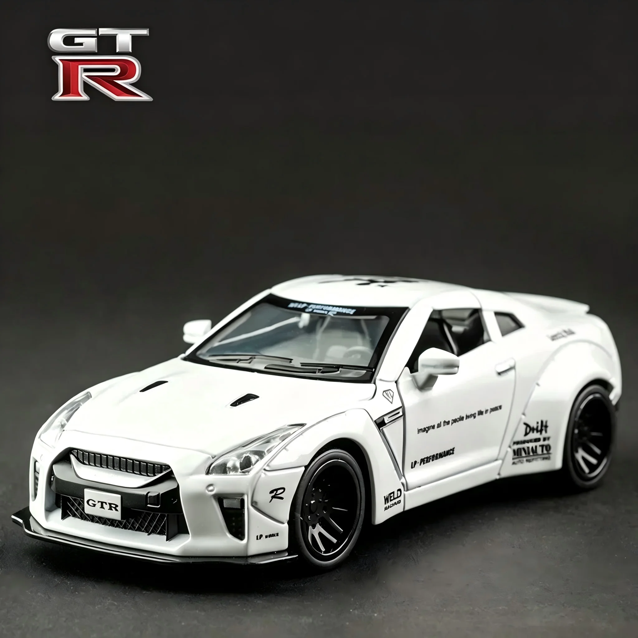 1:32 GTR R35 Sports Car Alloy Diecast Miniature Metal Car Simulation Sound ＆ Light Toy Car For Gift and Collection