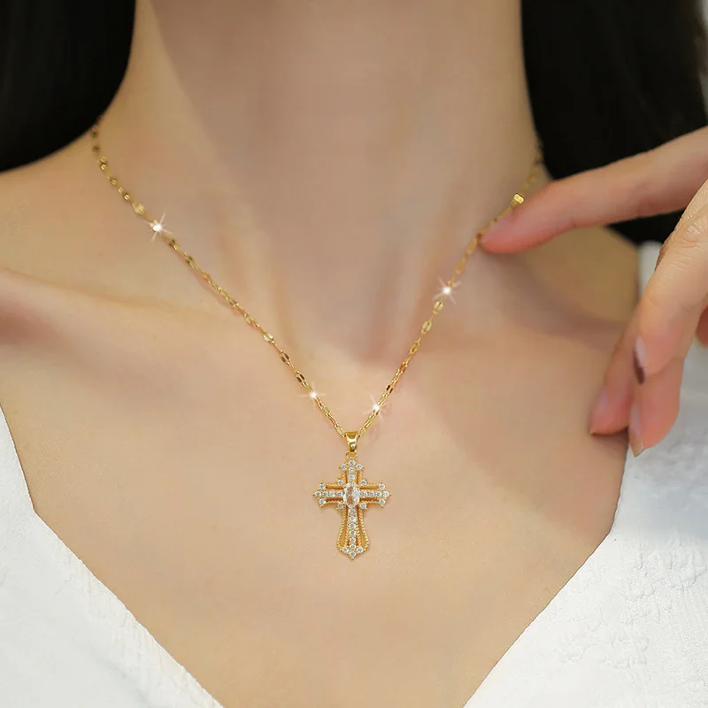 Temperament Stainless Steel Crystal Hollow Cross Pendant Necklace for Women Men Punk Full of Zircon Chokers Jewelry Colorfast