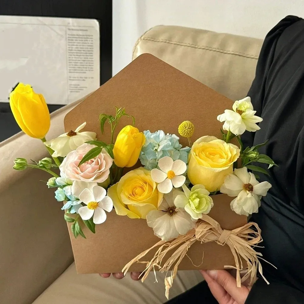 

10 Pcs Hand-Folded Floral Gift Box Romantic Paper Envelope Flower Box Portable Flower Arrangement Box Valentine's Day Gift