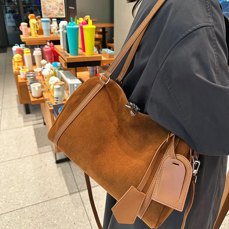 

Autumn and Winter Vintage Women's Bag Large Capacity Suede Shoulder Bag Solid Color Simple Casual Commuter Bag Retro Handbags