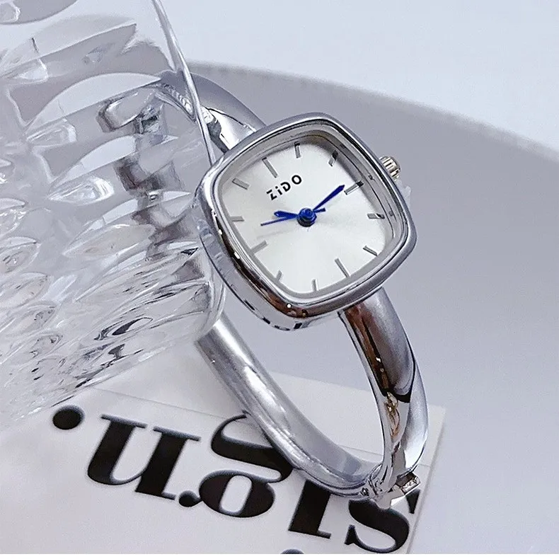 ساعة اسوارة نسائية، رائعة، صغيرة، ساعة اسورة عصرية فاخرة خفيفة، ريترو، بسيطة، أنيقة، ساعة نسائية راقية #3