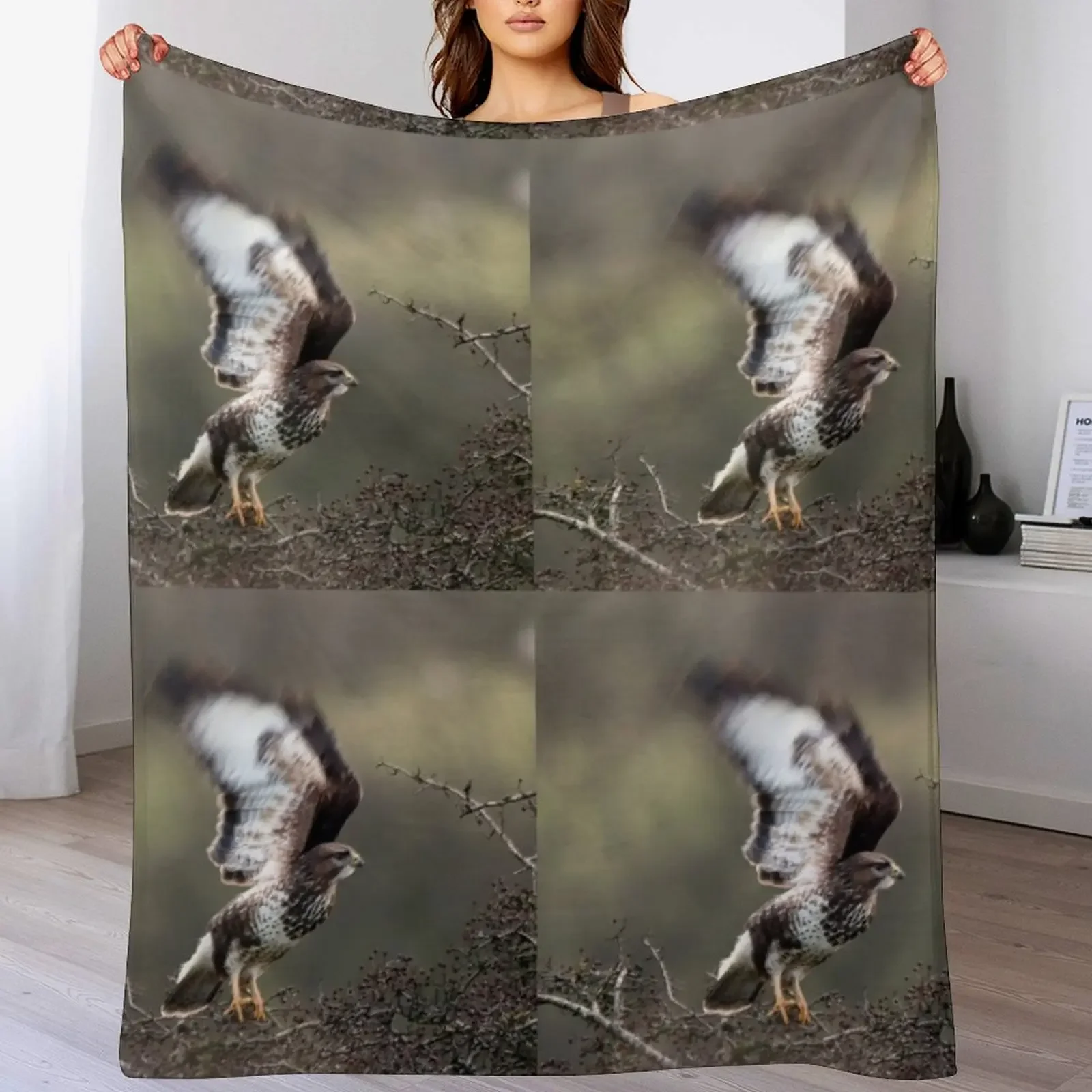 

buzzard ready to take off Throw Blanket Soft Plush Plaid anime Soft Beds Decorative Sofa Blankets
