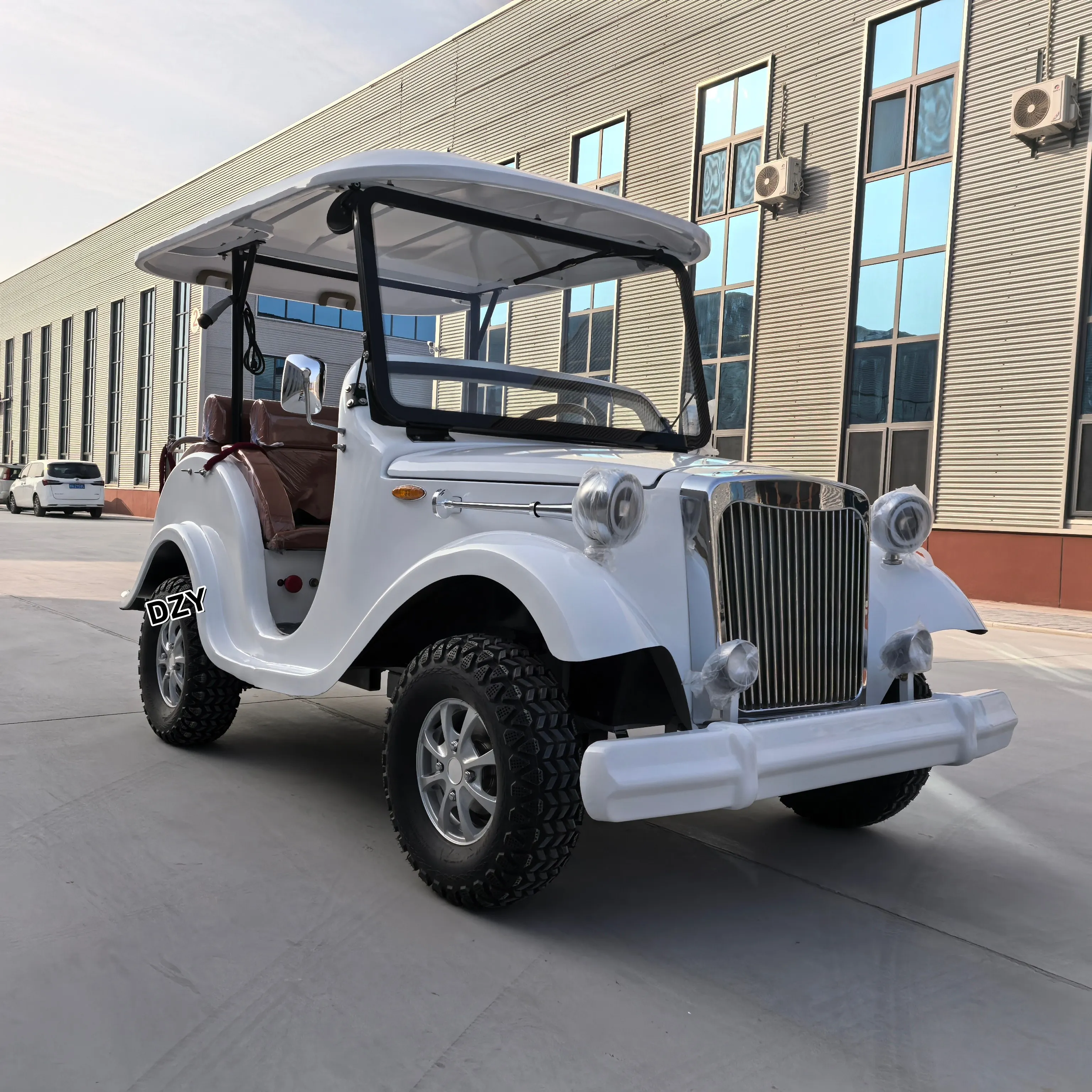 Customized Luxury Classic Car with Different Seats and Sunshades, Rain Curtains, electric vintage cart